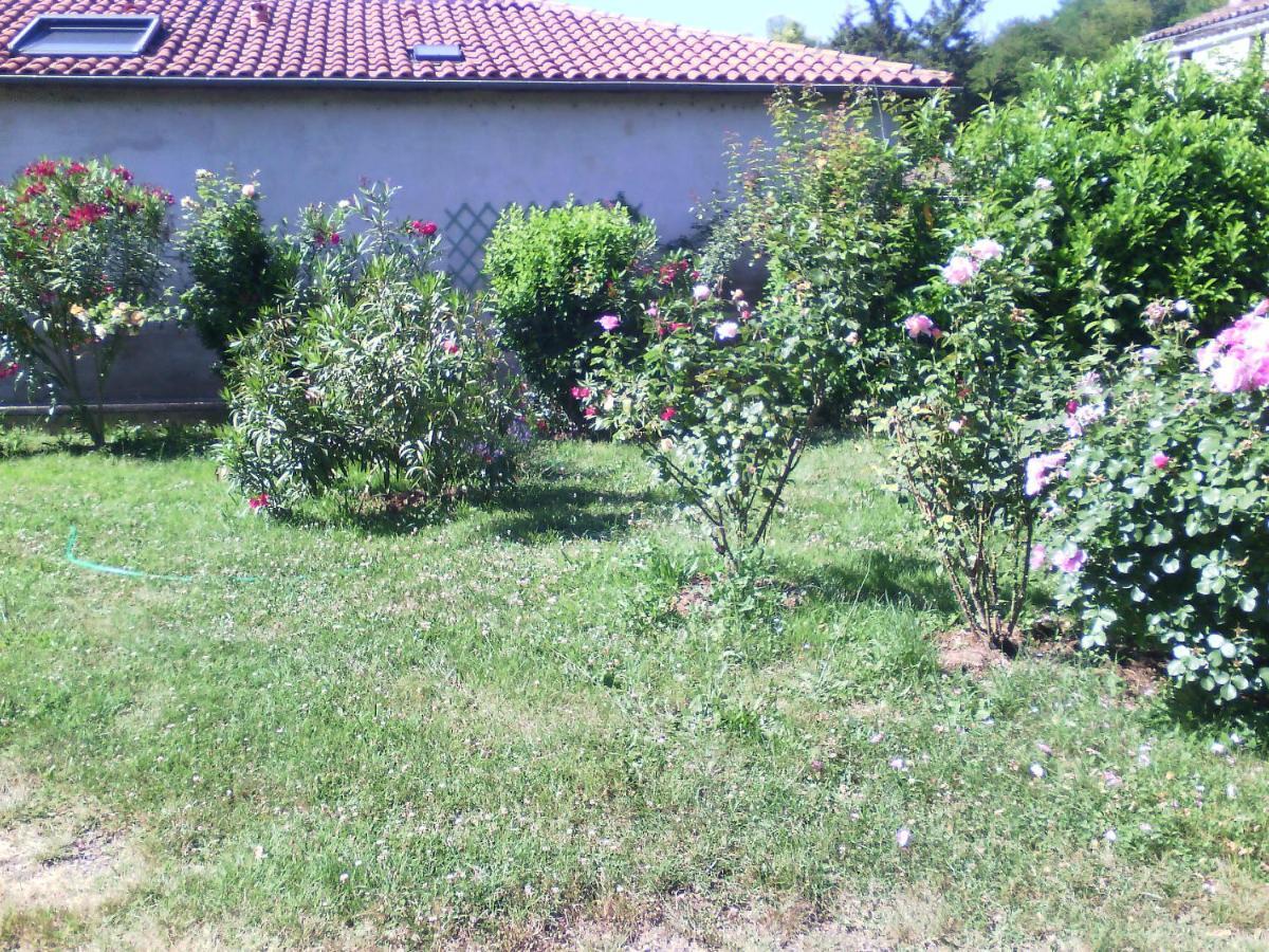 l'Ancien Patronage Hostal Caumont-sur-Garonne Exterior foto